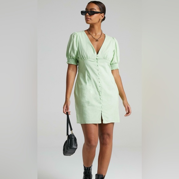 SHOWPO FERONIA DRESS IN APPLE GREEN NWT - Picture 6 of 6